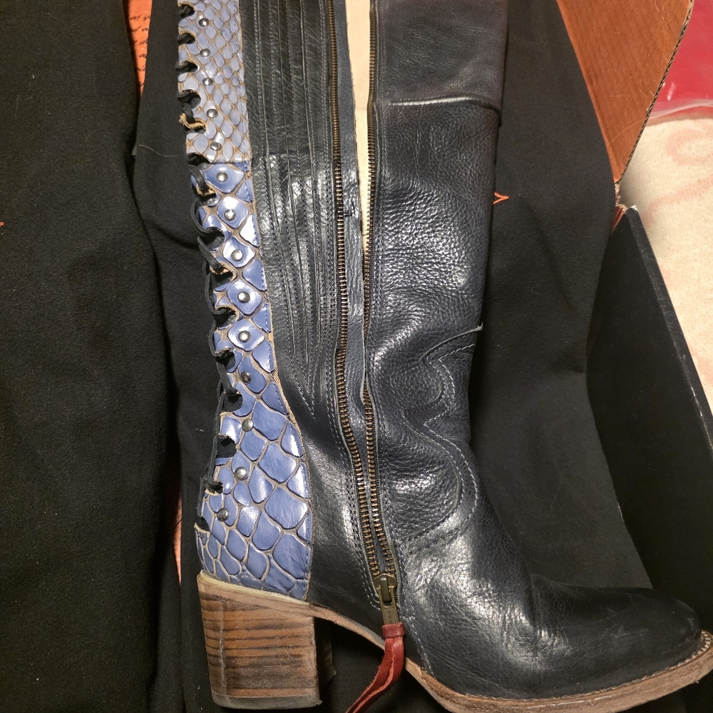 Freebird Handcrafted Boots - Picture 5 of 7
